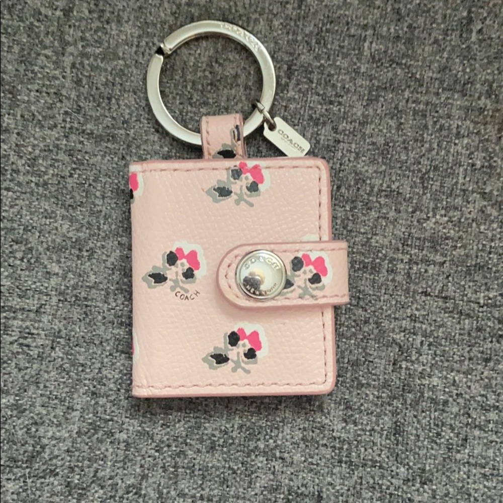 COACH KEY CHAIN